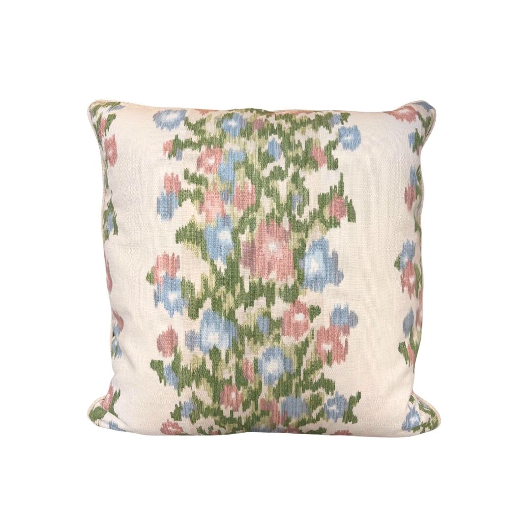 Pillow 22" x 22" in Fabricut Thistle